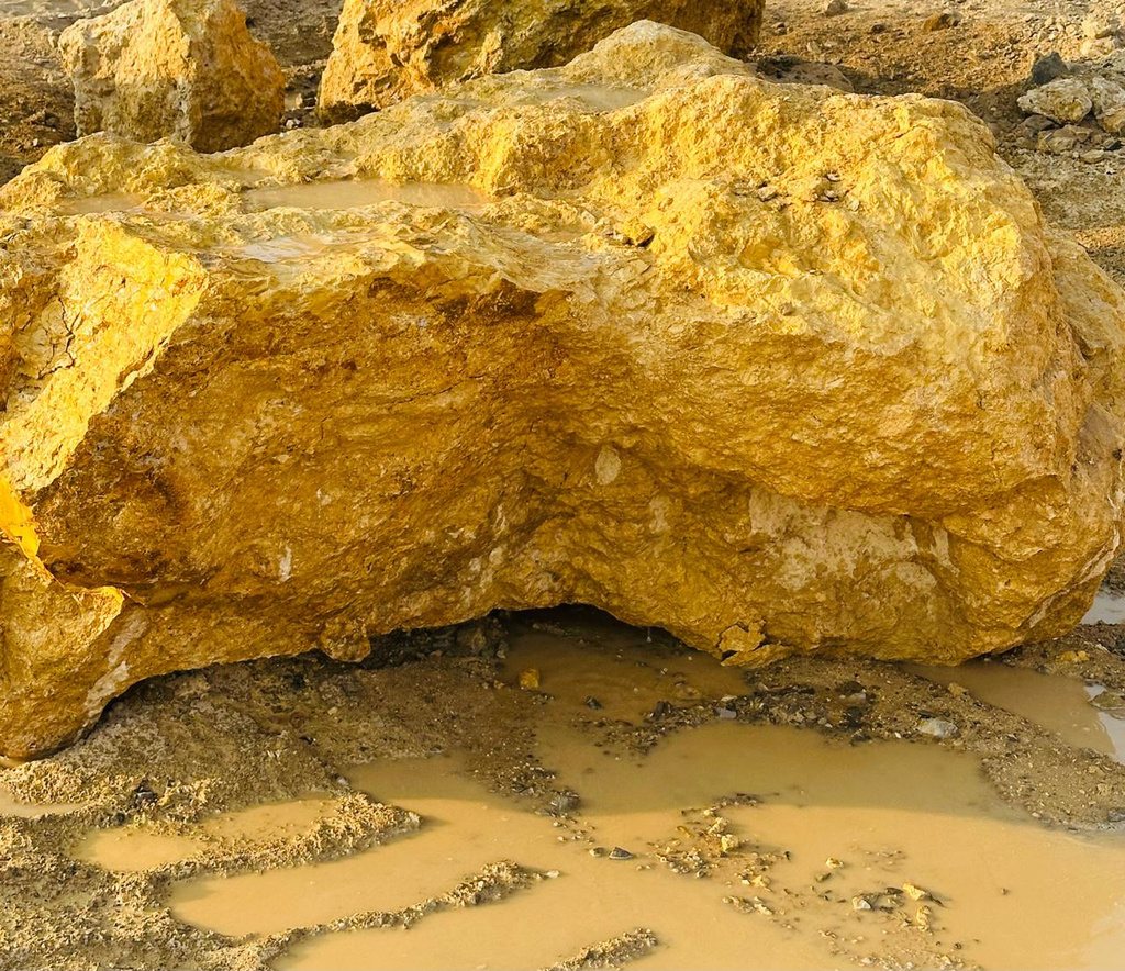 Heavy structural high density armoured rocks breakwater engineering UAE